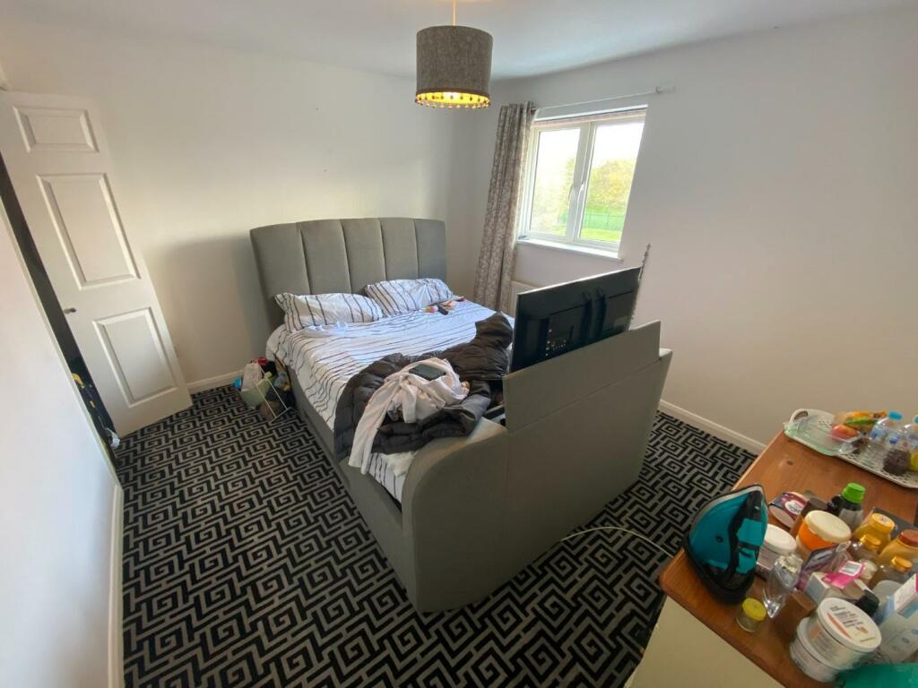 3 bedroom semidetached house for sale in Gallery Close, Southfields