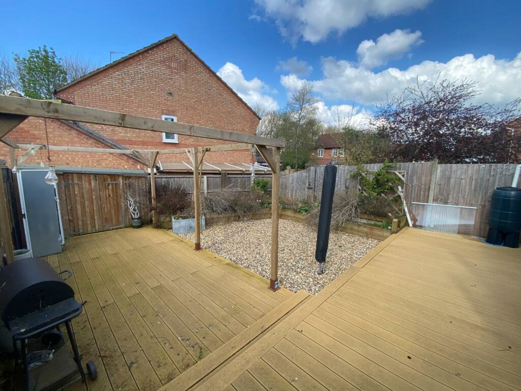 3 bedroom semidetached house for sale in Gallery Close, Southfields