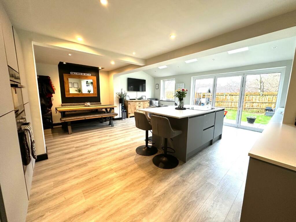 3 bedroom semidetached house for sale in Gallery Close, Southfields