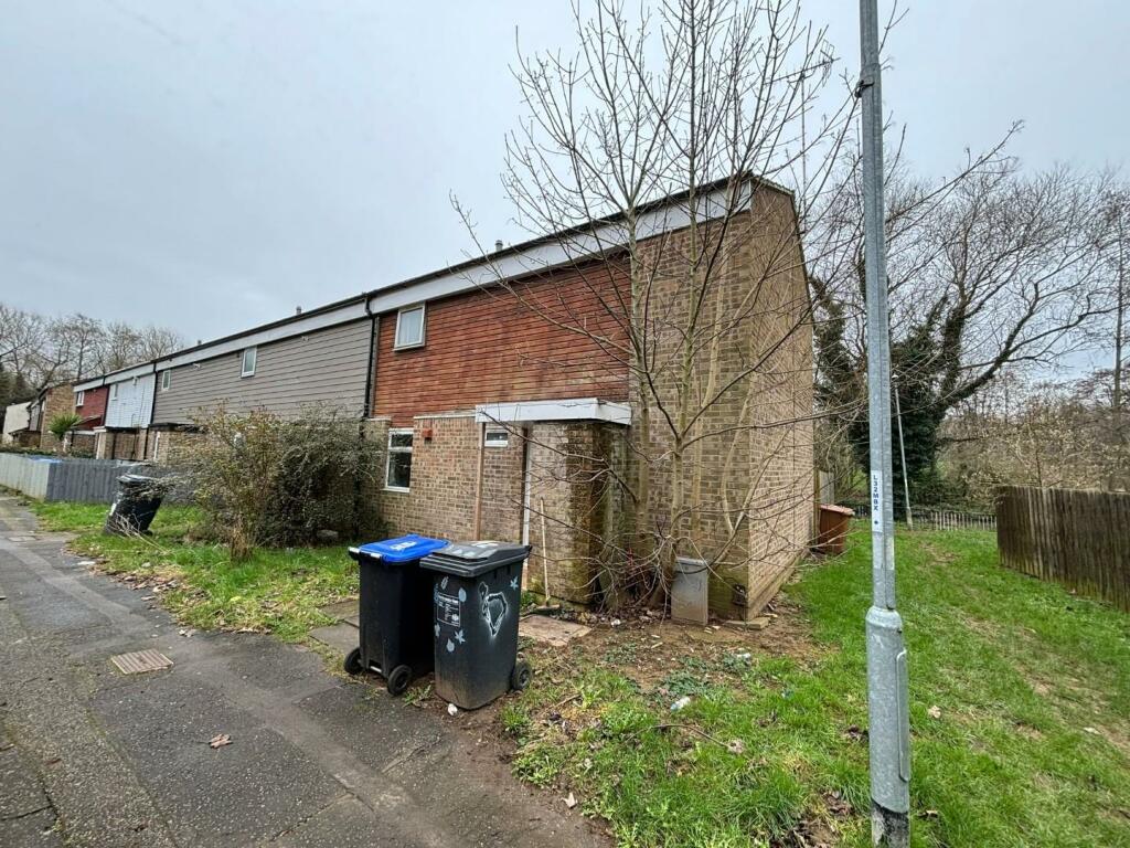 3 bedroom end of terrace house for sale in Flaxlands Court, Lings, Northampton NN3