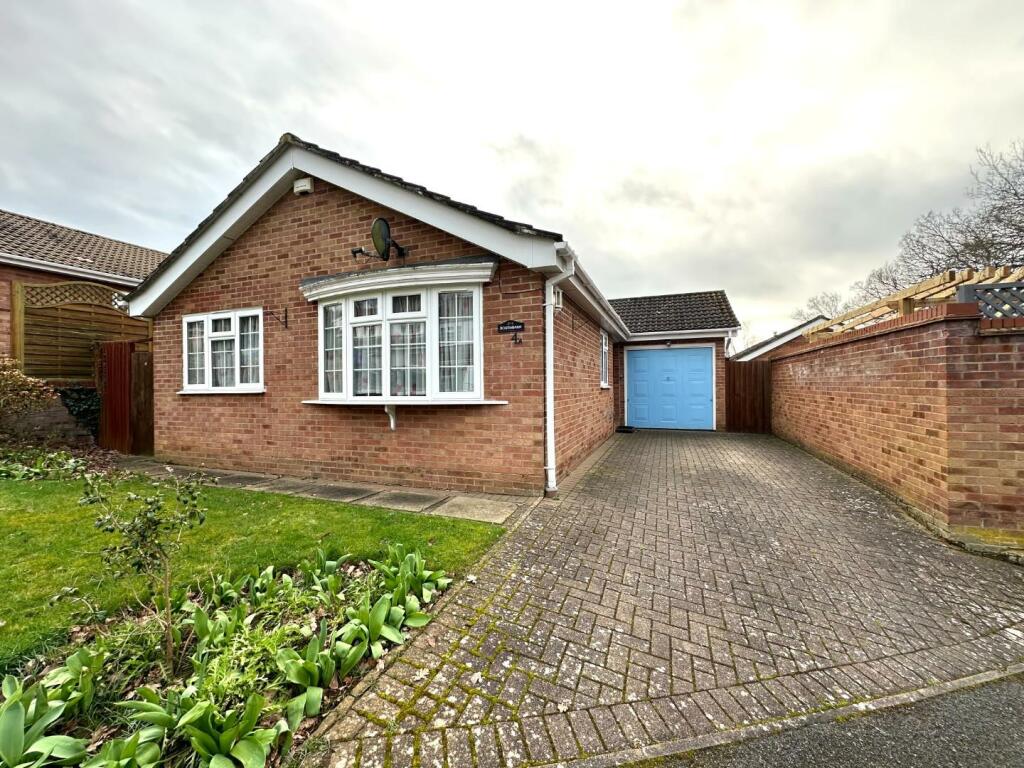3 bedroom detached bungalow for sale in Crabb Tree Drive, Off Billing Lane, Northampton NN3