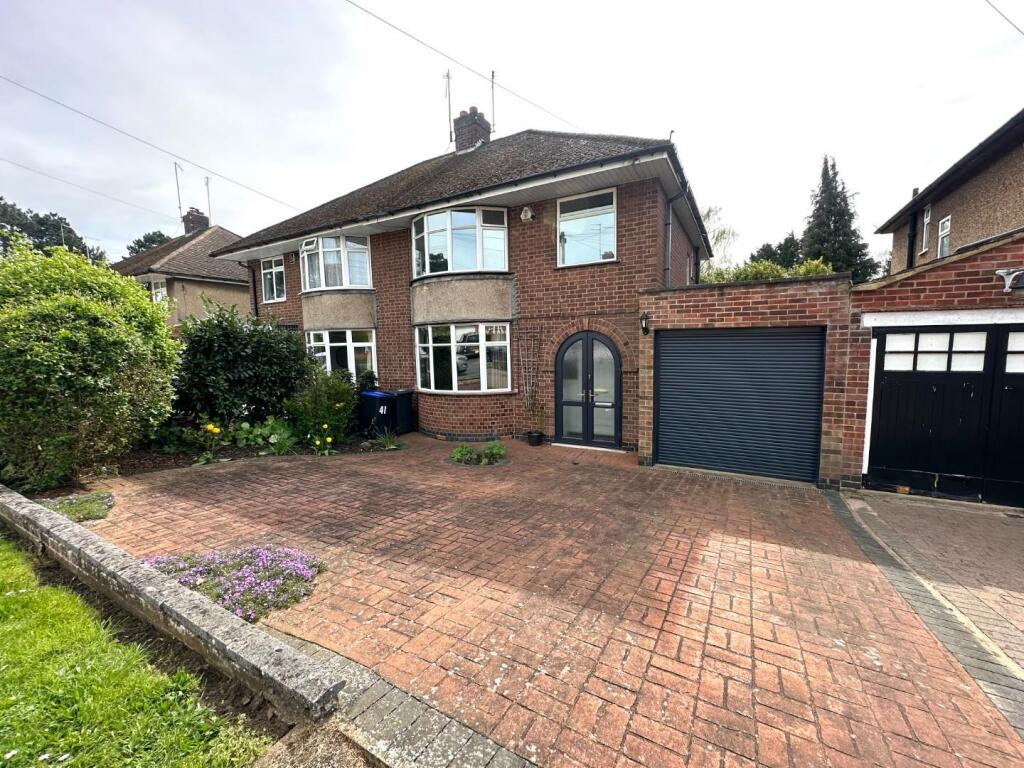 3 bedroom semidetached house for sale in Oaklands Drive, Westone