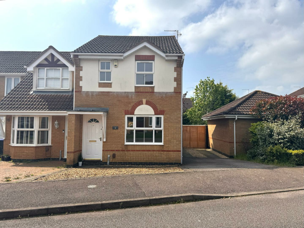 3 bedroom end of terrace house for rent in Lordswood Close, Wootton
