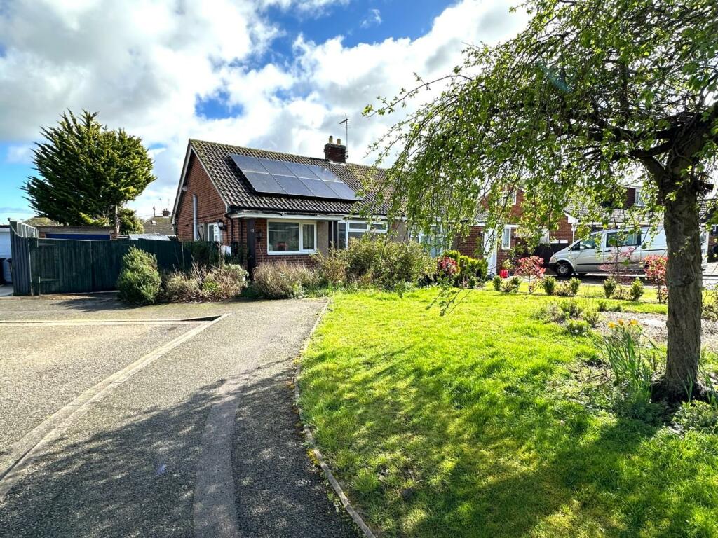 2 bedroom semidetached bungalow for sale in Oundle Drive, Moulton