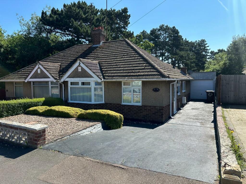 2 bedroom semidetached bungalow for sale in Moorland Close, Westone