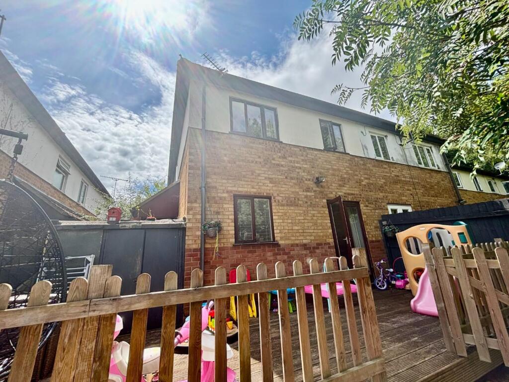 Main image of property: Winnington Close, Rectory Farm, Northampton NN3