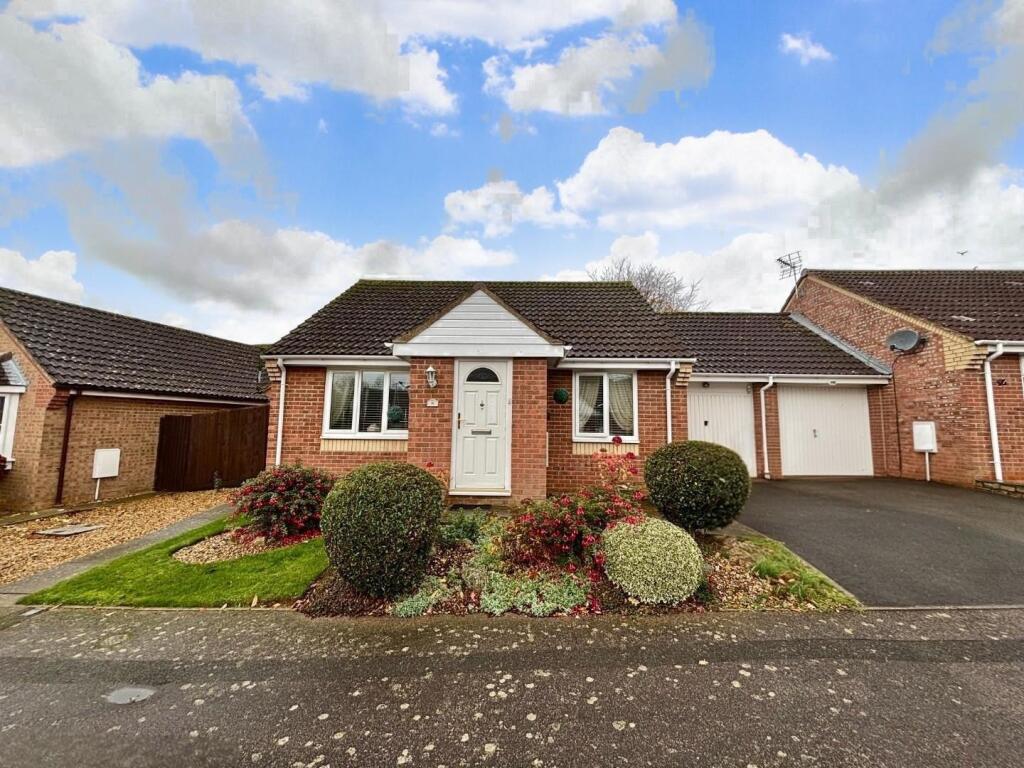Main image of property: Lismore Close, Great Billing, Northampton NN3