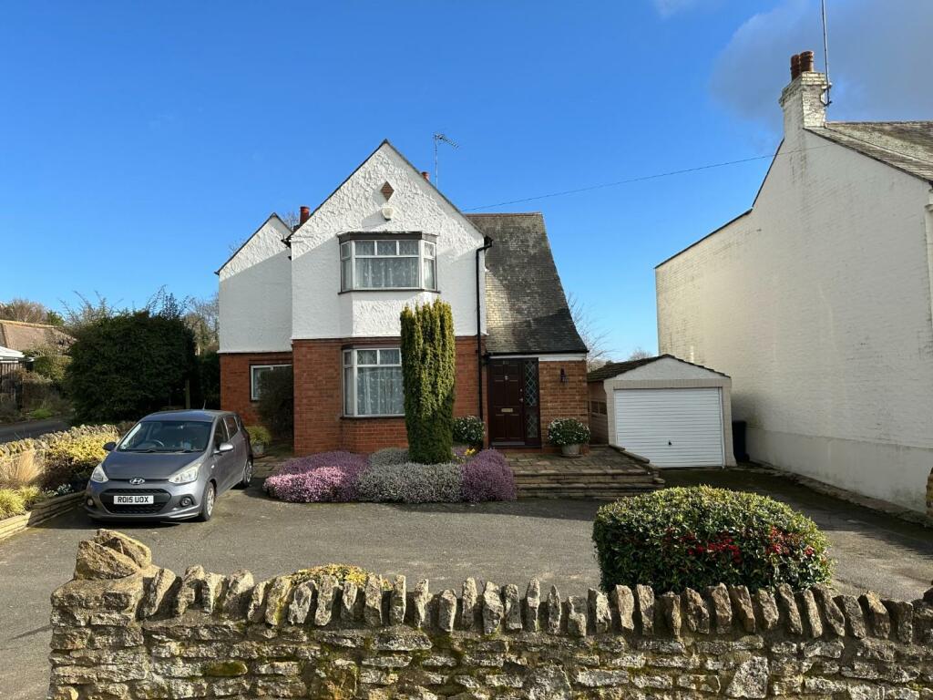 4 bedroom detached house for sale in Harborough Road North, Kingsthorpe