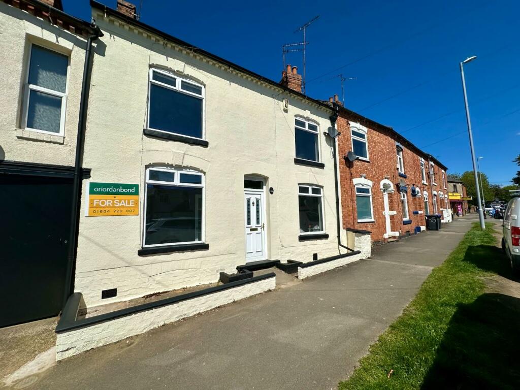 3 bedroom terraced house for sale in Boughton Green Road, Northampton NN2