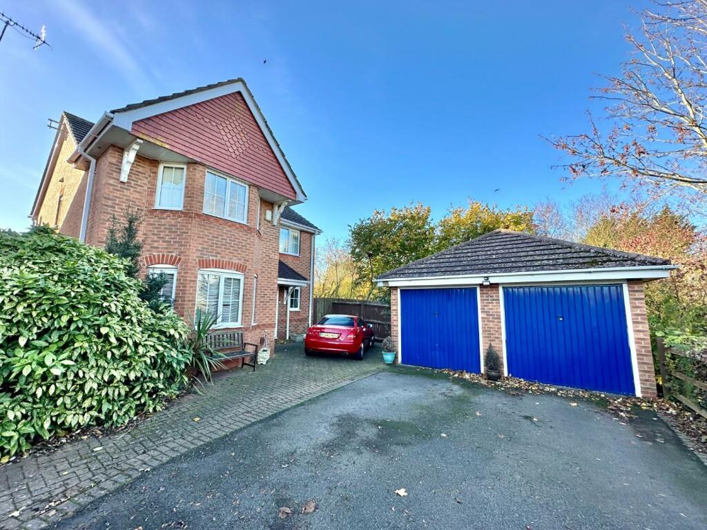 4 bedroom detached house for sale in Dixon Road, Kingsthorpe