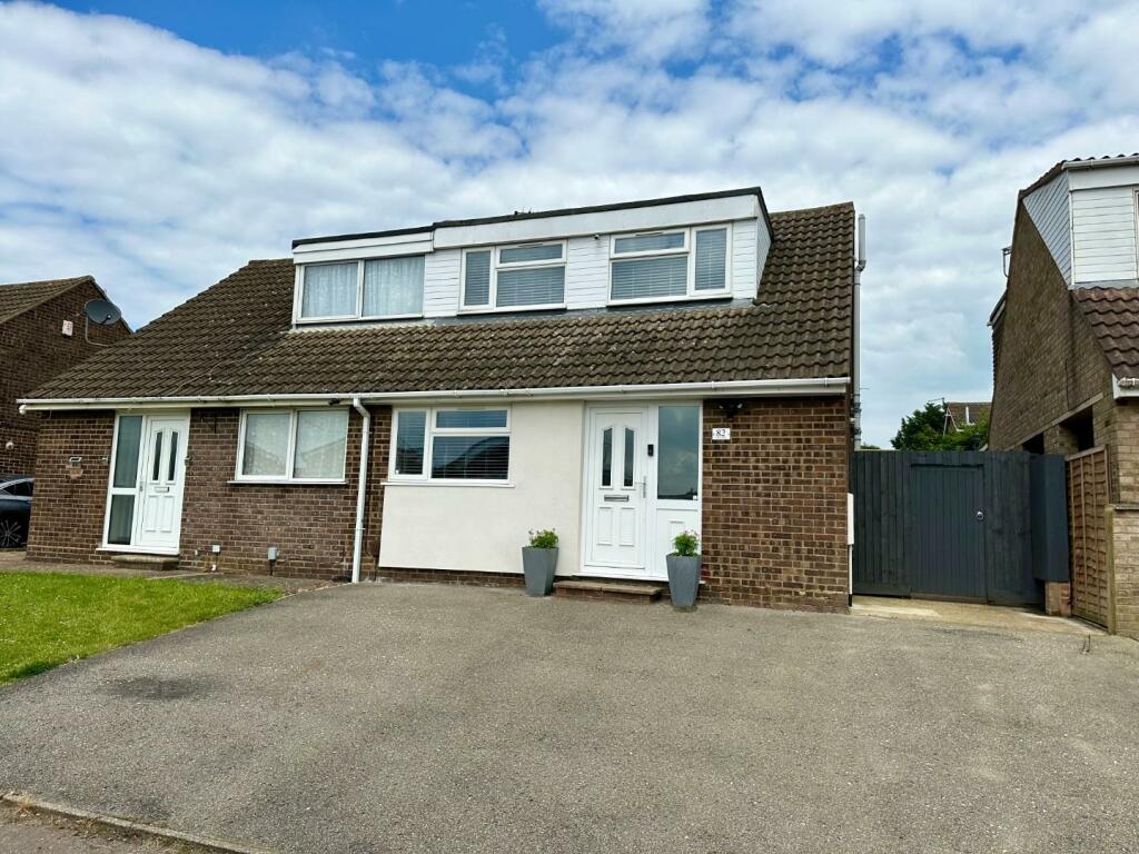 3 bedroom semidetached house for sale in Obelisk Rise, Kingsthorpe