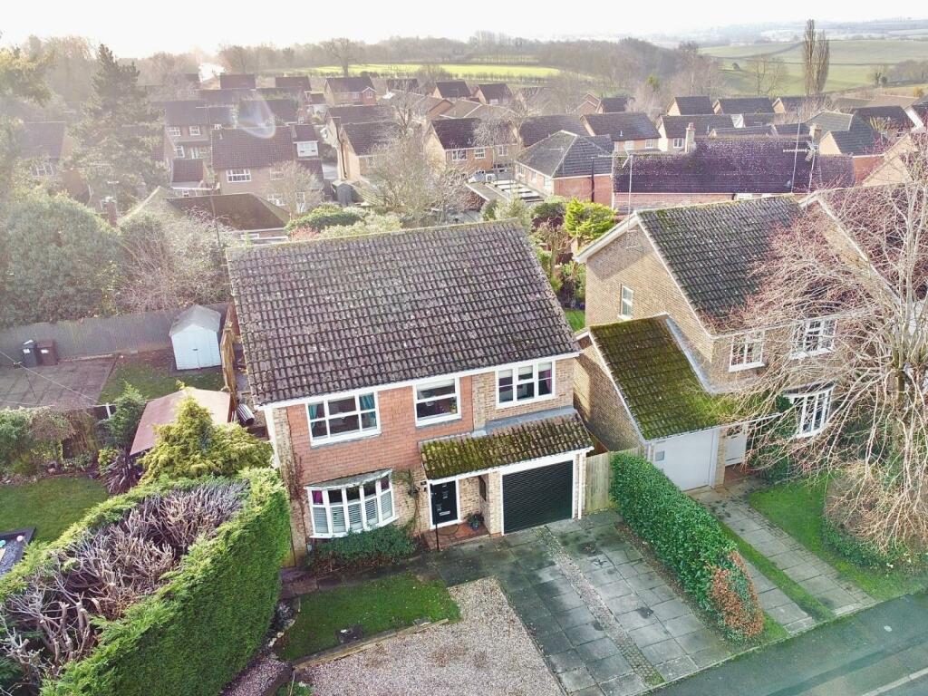 4 bedroom detached house for sale in Froxhill Crescent, Brixworth