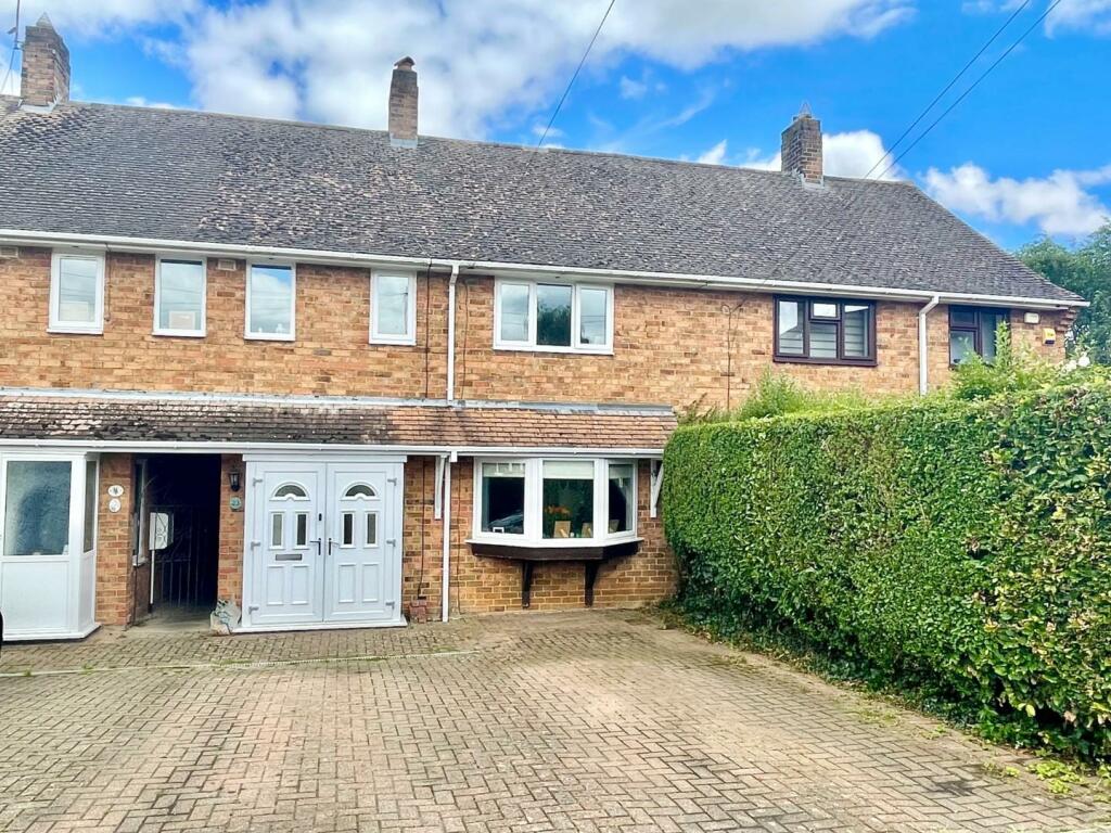 3 bedroom terraced house for sale in Sandhills, Spratton