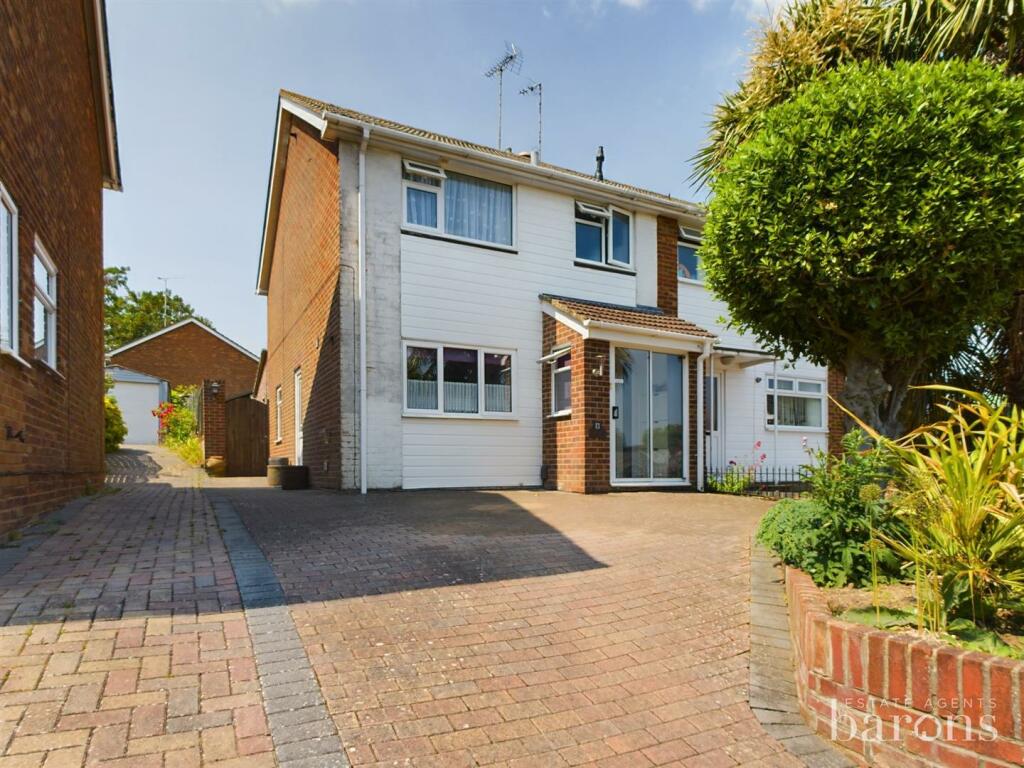 3 bedroom semidetached house for sale in Budds Close, Kings Furlong