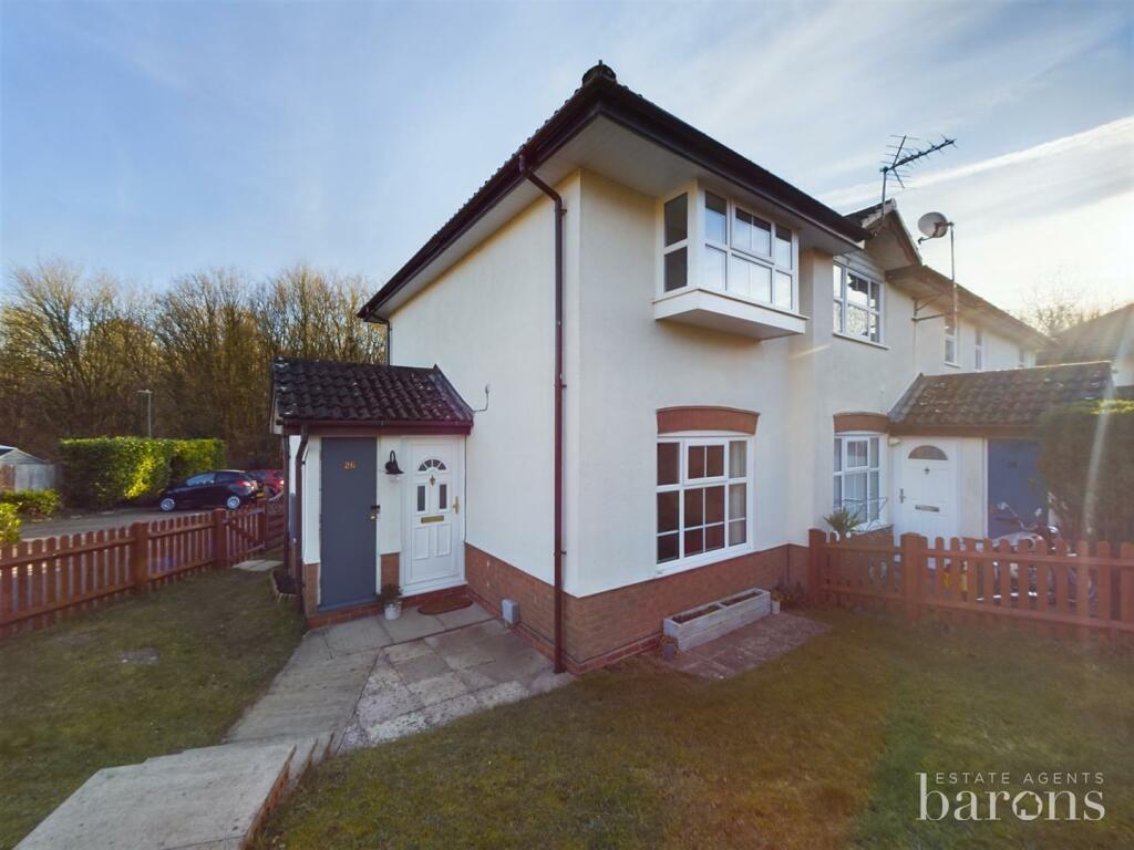 1 bedroom end of terrace house for sale in Constantine Way, Hatch