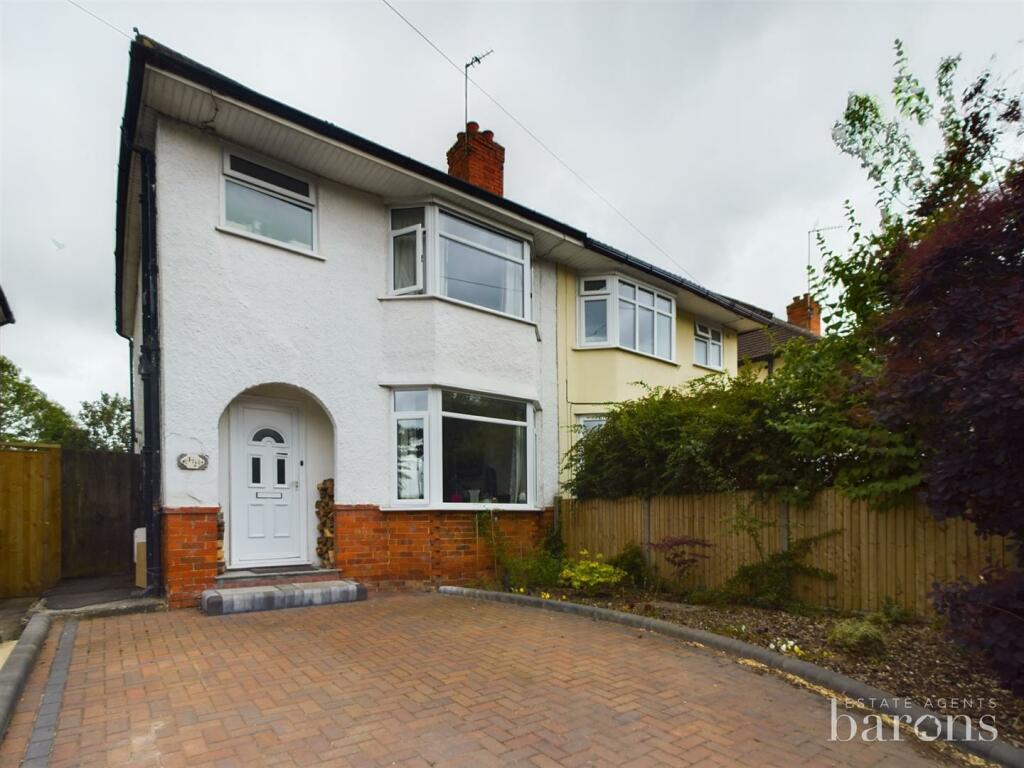 3 bedroom semidetached house for sale in Winchester Road, Basingstoke