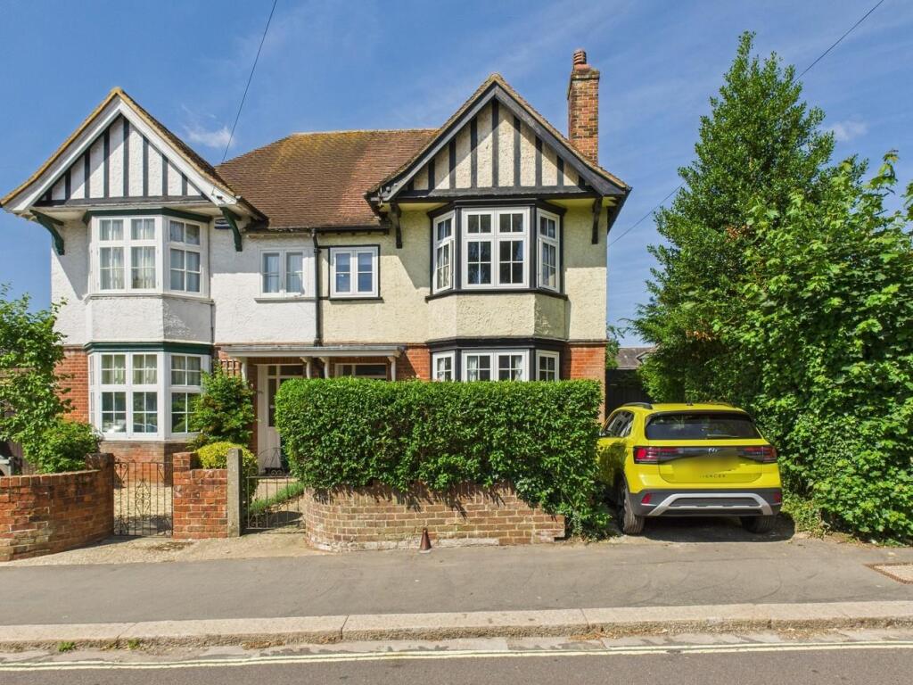 Main image of property: Vyne Road, South View, Basingstoke