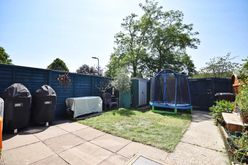 3 bedroom terraced house for sale in Gershwin Road, Brighton Hill