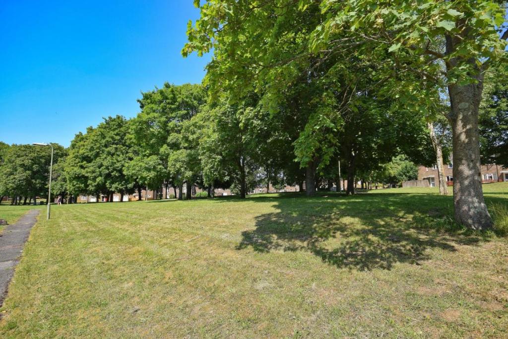 3 bedroom terraced house for sale in Gershwin Road, Brighton Hill