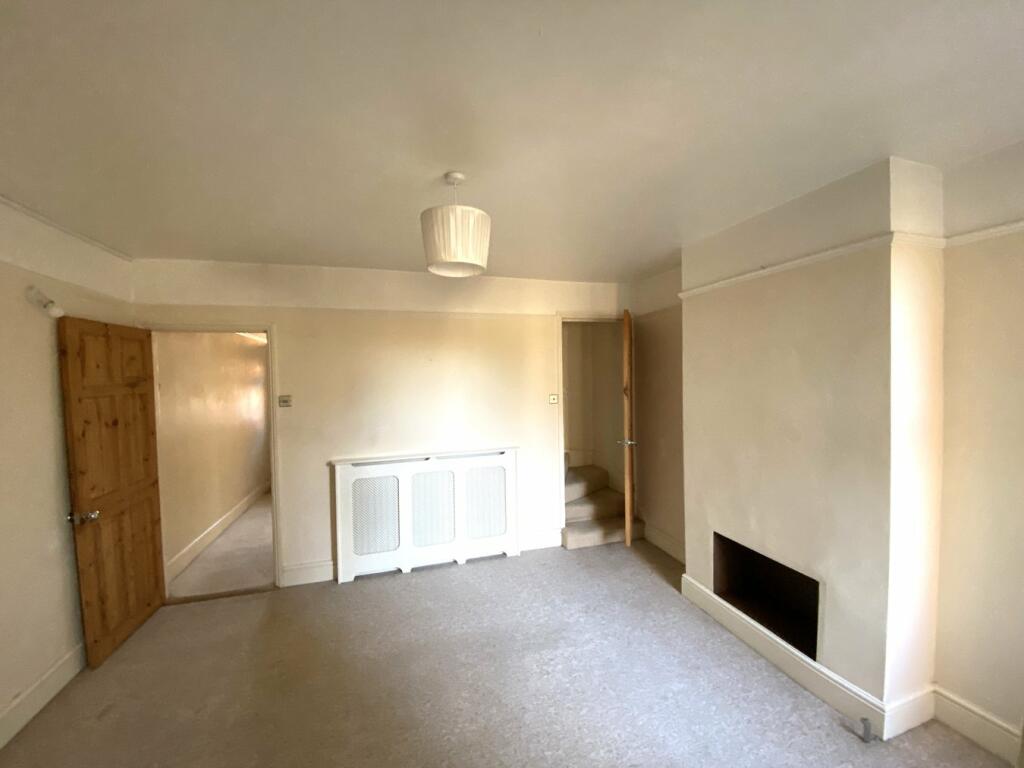 Terraced to rent on Gainsborough Crescent, Chelmsford, CM2