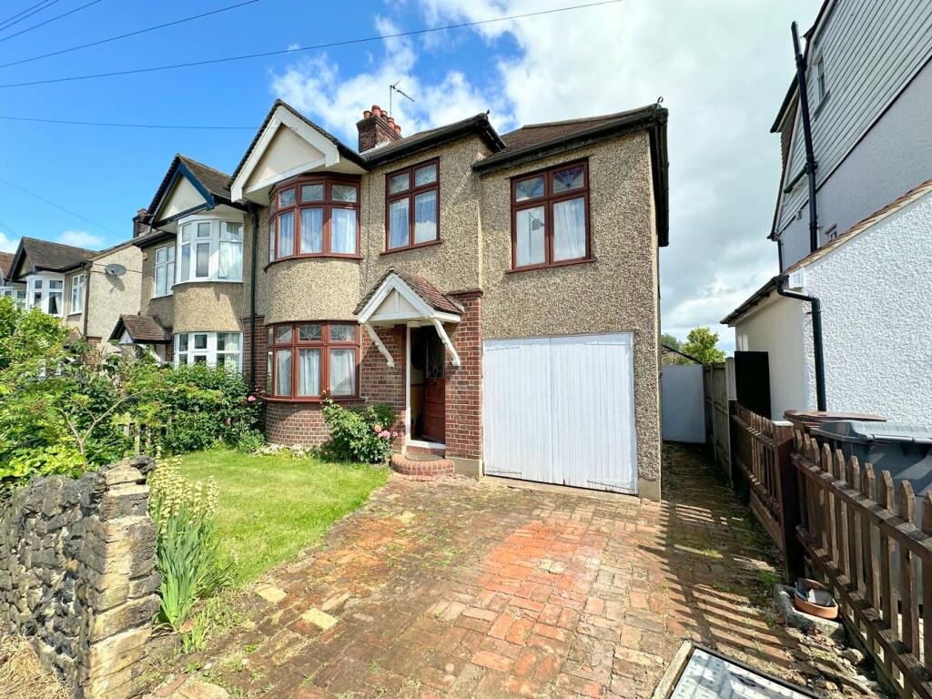 4 bedroom semidetached house for sale in Moulsham Drive, Chelmsford, CM2