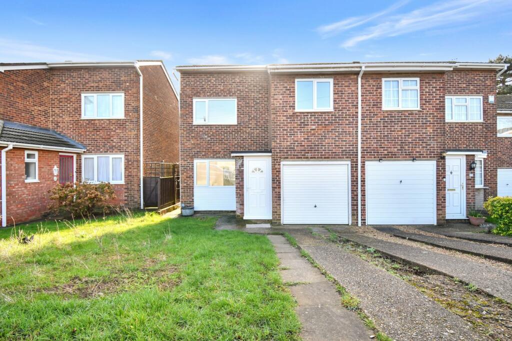 3 bedroom semidetached house for sale in Lunedale Close, Kempston