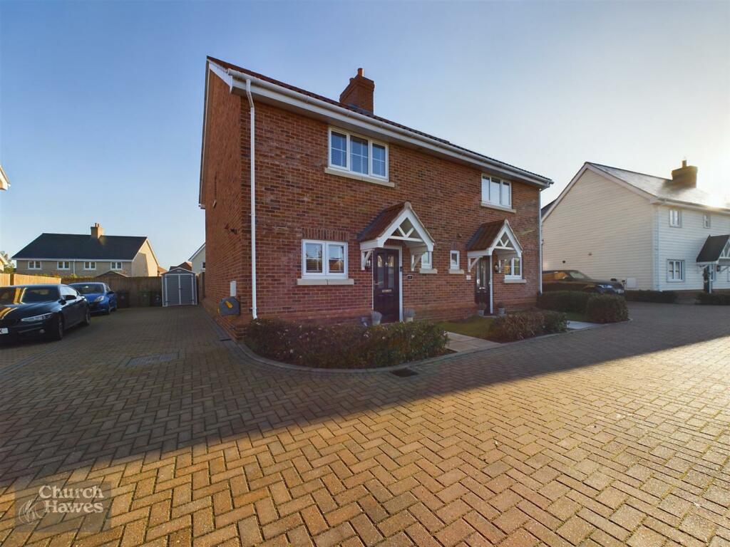 3 bedroom semidetached house for sale in Elm Way, Latchingdon, CM3