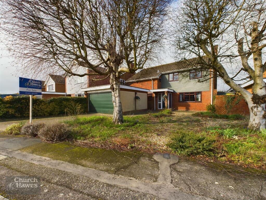 4 bedroom detached house for sale in Holt Drive, Wickham CM8