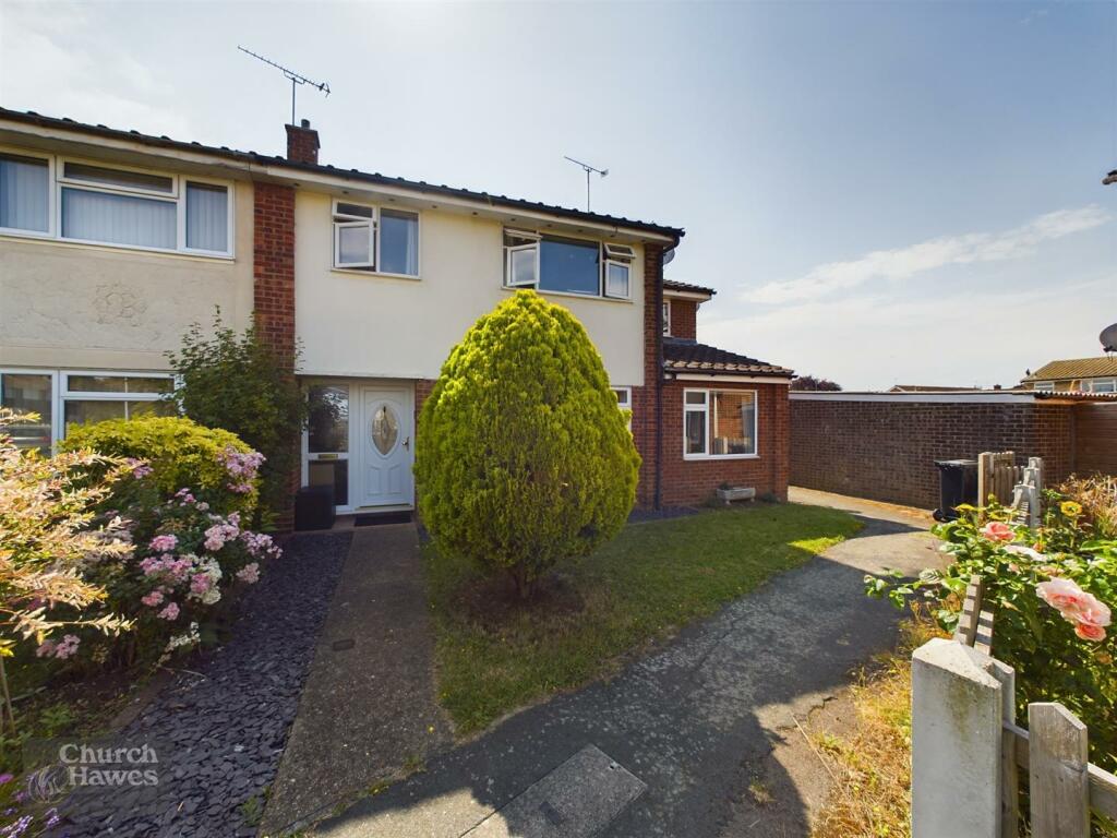 4 bedroom end of terrace house for sale in Heywood Way, Heybridge, CM9