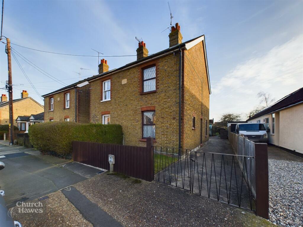 3 bedroom semidetached house for sale in Crescent Road, Heybridge, CM9