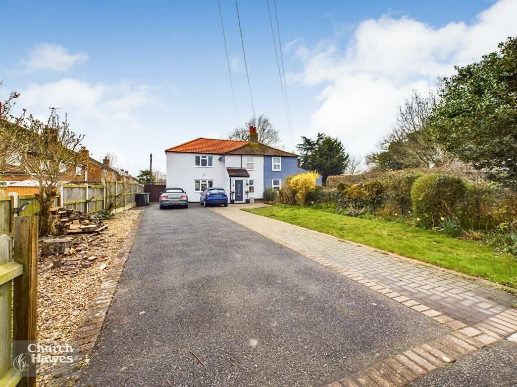 3 bedroom semidetached house for sale in Broad Street Green Road