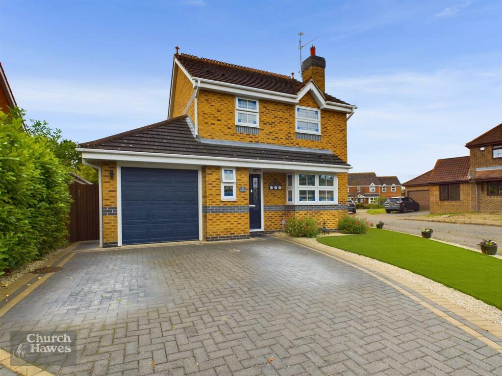 3 bedroom detached house for sale in Aveley Way, Maldon, CM9