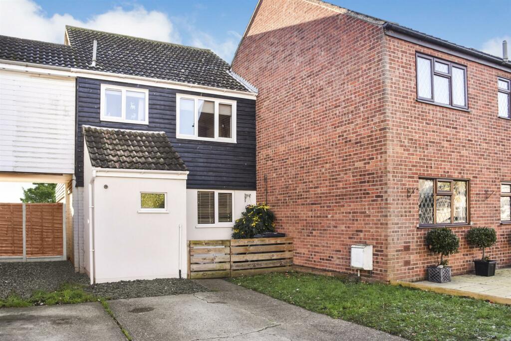 Main image of property: Hunt Avenue, Heybridge