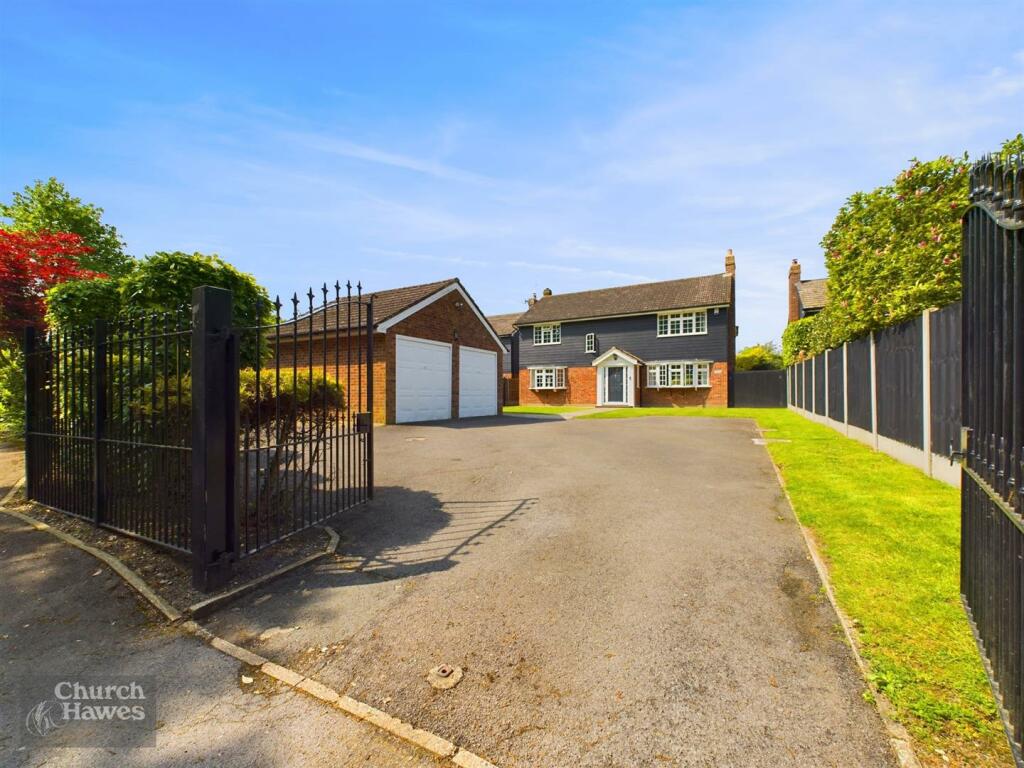 4 bedroom detached house for sale in Post Office Road, Woodham Mortimer