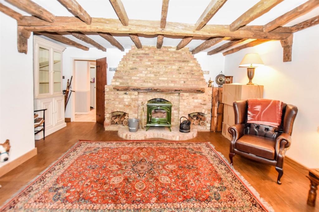 2 bedroom detached bungalow for sale in Brabant Road, North Fambridge, CM3