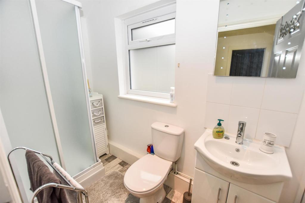 2 bedroom detached bungalow for sale in Brabant Road, North Fambridge, CM3