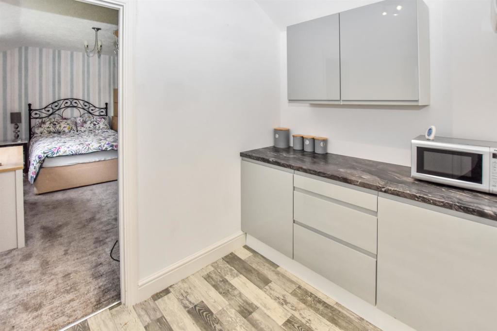 2 bedroom detached bungalow for sale in Brabant Road, North Fambridge, CM3