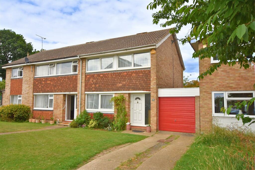 3 bedroom semidetached house for sale in Longfield Road, South Woodham