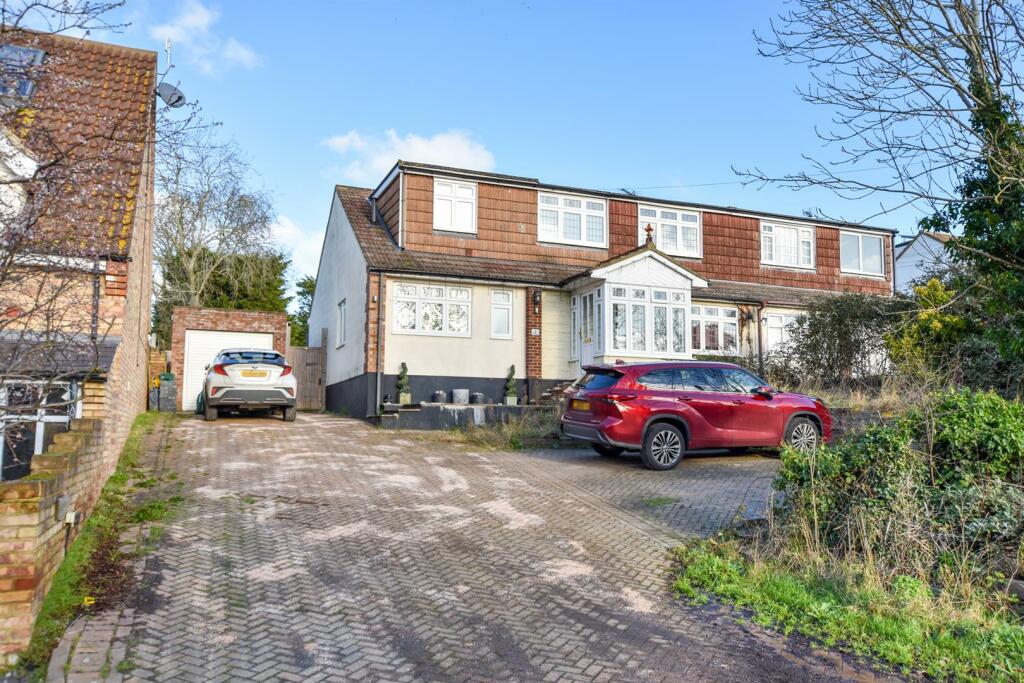 3 bedroom semidetached house for sale in Latchingdon Road, Cold Norton