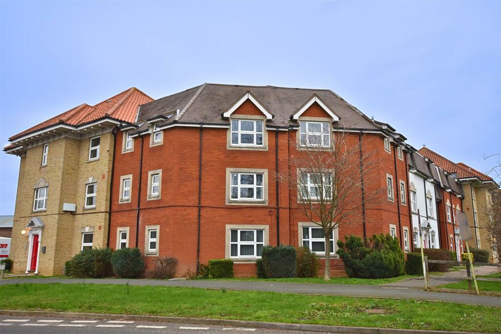 1 bedroom apartment for sale in Haltwhistle Road, South Woodham Ferrers