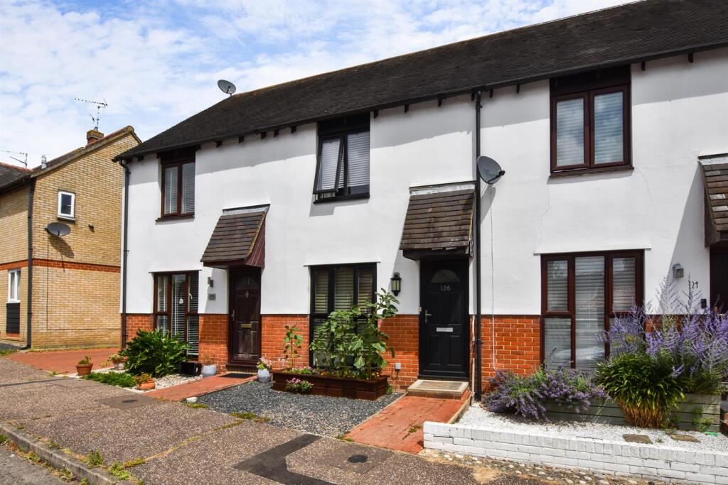 Main image of property: Gandalfs Ride, South Woodham Ferrers