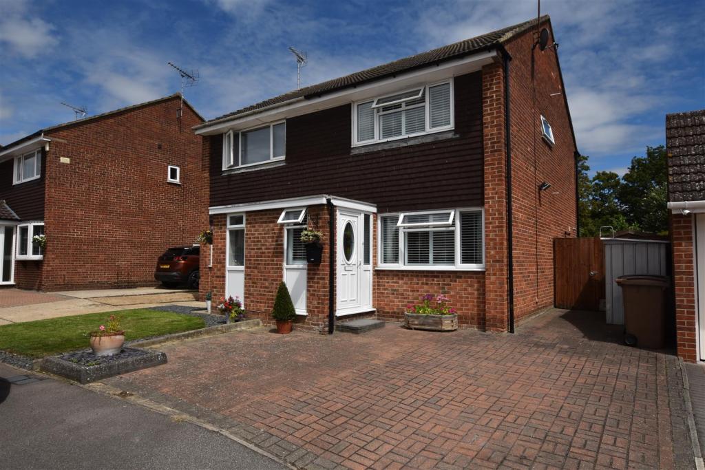 2 bedroom semidetached house for sale in East Bridge Road, South