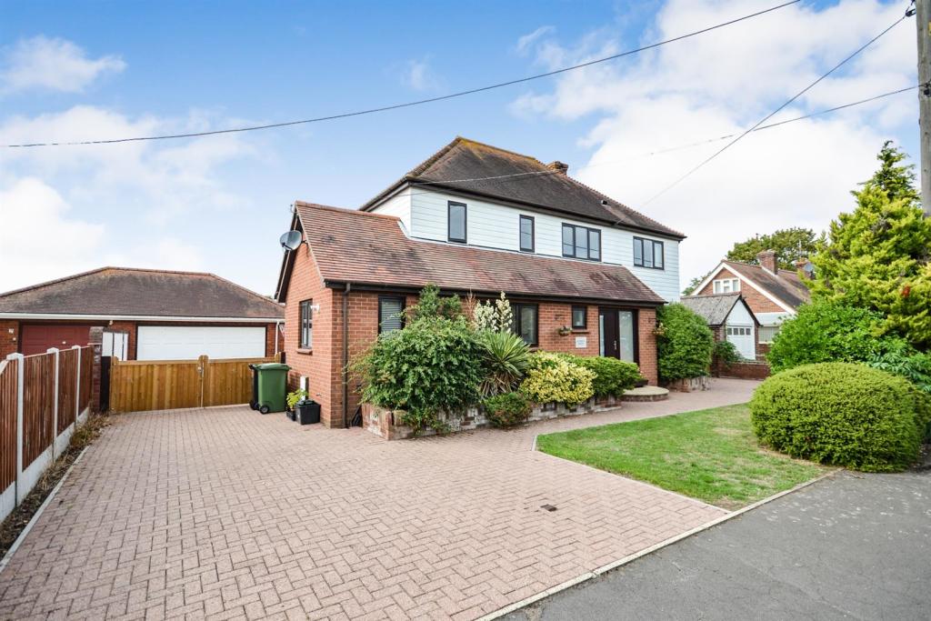 5 bedroom detached house for sale in King Edward Ave., BurnhamOn