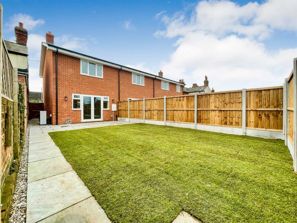 2 bedroom end of terrace house for sale in Rosie Cottages, High Street