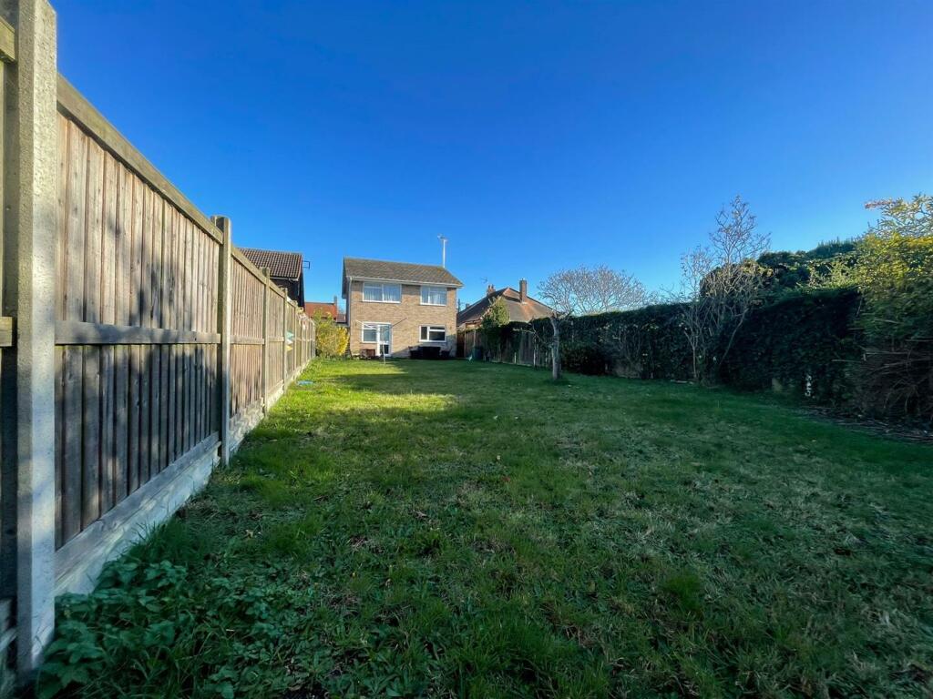 4 bedroom detached house for sale in Glendale Road, BurnhamOnCrouch, CM0