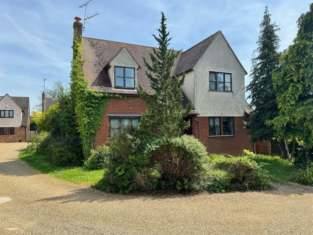 4 bedroom house for sale in Croxon Way, BurnhamOnCrouch, CM0