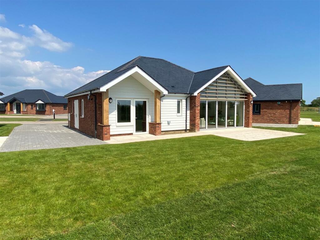 1 bedroom detached bungalow for sale in 'The Colne' Burnham Waters