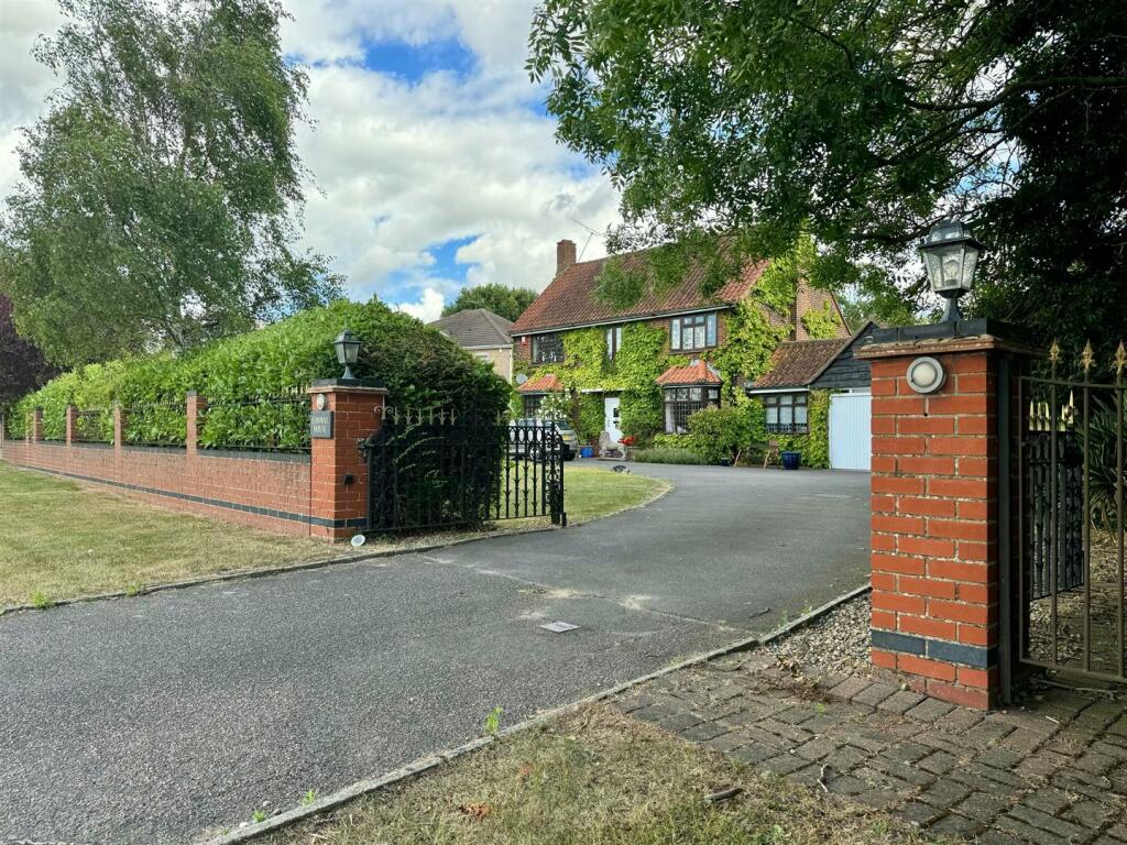 Additional property image - Maldon Road, Burnham-On-Crouch