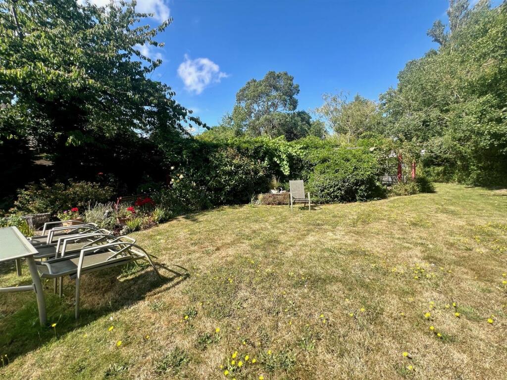 Additional property image - Maldon Road, Burnham-On-Crouch