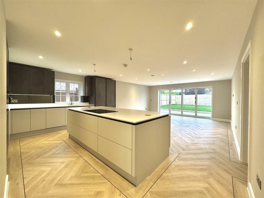 Additional property image - New Builds @ Mangapp Chase, Burnham-On-Crouch